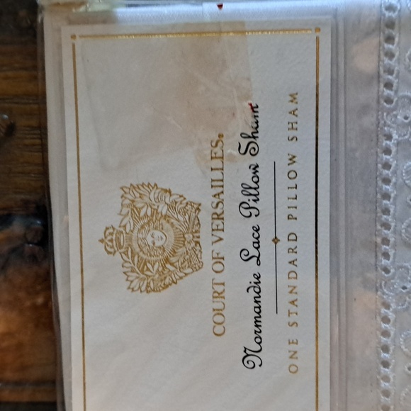 Court of Versailles pair standard pillow shams, cream all cotton embroidered - Picture 2 of 5